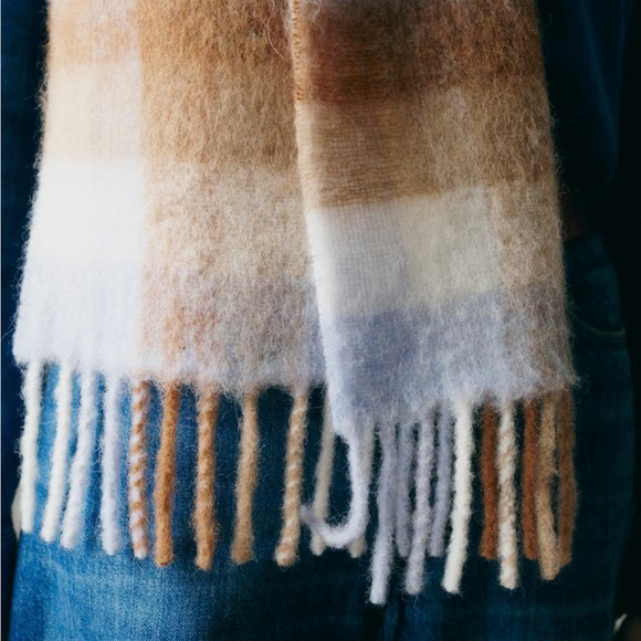 Sezane Louise Scarf - Lila Beige Ecru - Picture 3 of 8